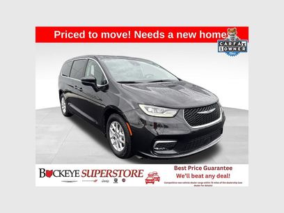 Used 2023 Chrysler Pacifica Touring-L