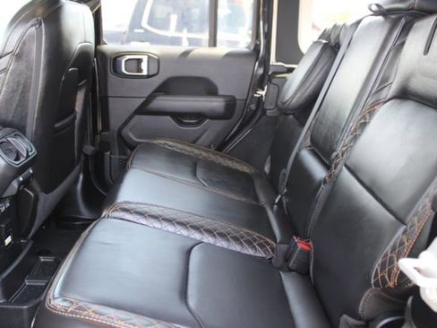 Used 2023 Jeep Wrangler Unlimited Sahara AWD/4WD image 40