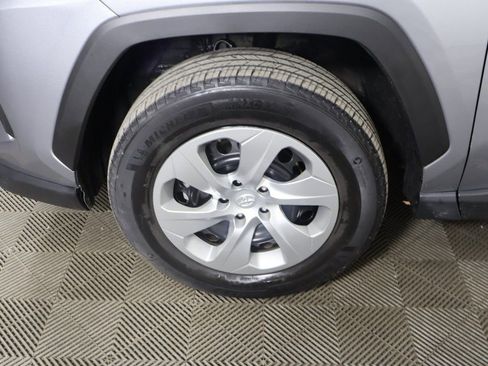 Used 2021 Toyota RAV4 LE image 14