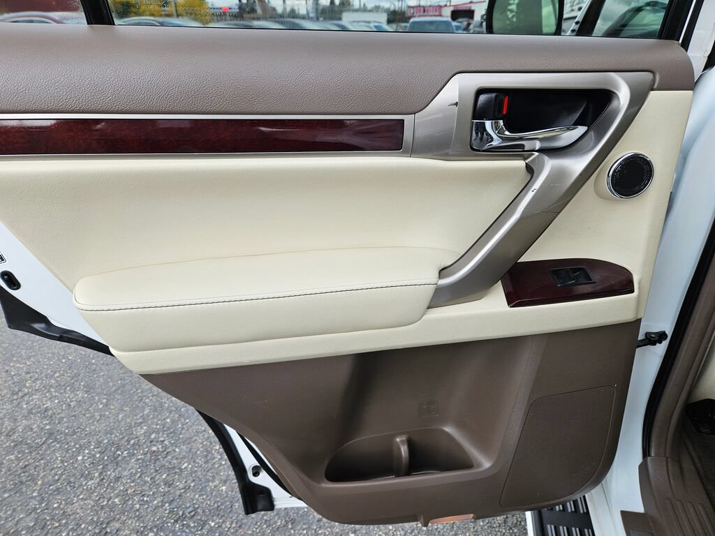 Used 2014 Lexus GX 460 Luxury AWD/4WD image 13