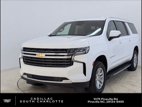 Used 2024 Chevrolet Suburban LT image 1