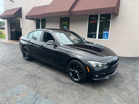 Used 2018 BMW 328d xDrive Sedan AWD/4WD image 3