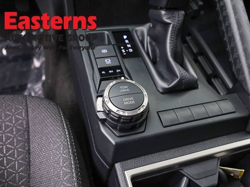 Used 2025 Toyota 4Runner SR5 AWD/4WD image 20