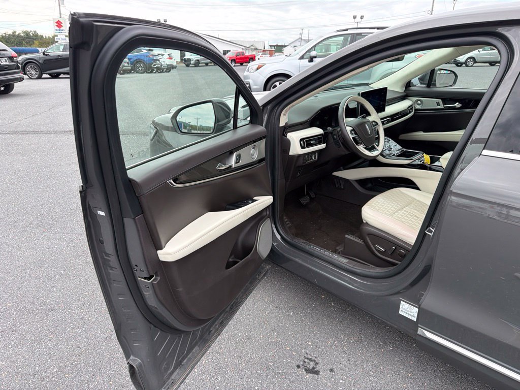 Certified 2022 Lincoln Nautilus Black Label w/ Class II Trailer Tow Package AWD/4WD image 14
