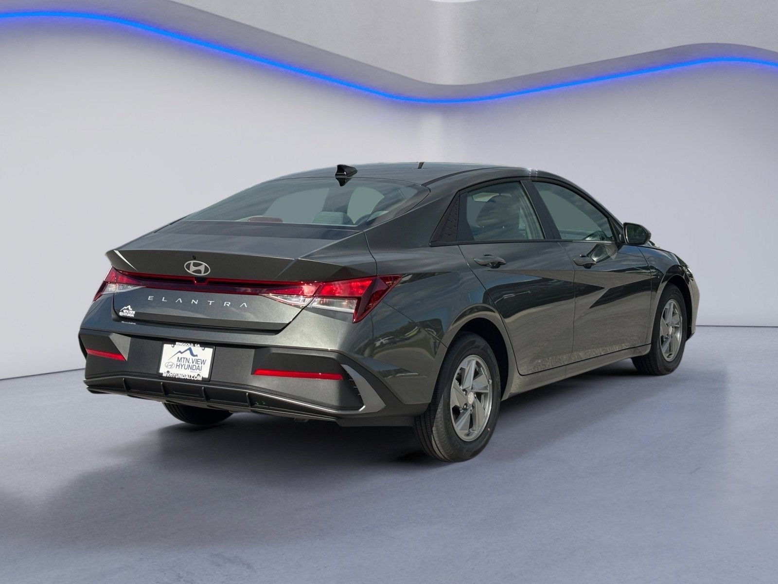 New 2026 Hyundai Elantra SE FWD image 3