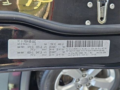 Used 2018 Jeep Compass Latitude w/ Popular Equipment Group FWD image 24