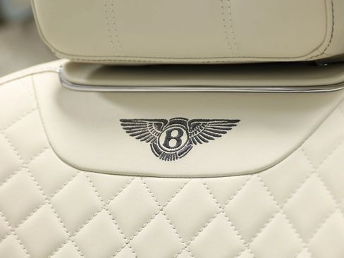 Used 2019 Bentley Bentayga AWD/4WD image 19