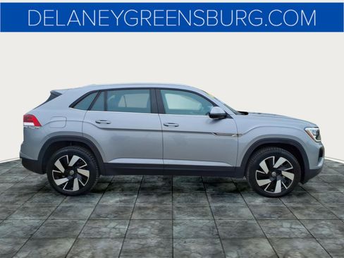Used 2024 Volkswagen Atlas Cross Sport SE image 2