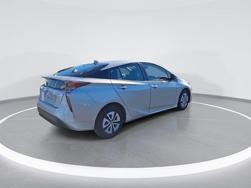 Used 2018 Toyota Prius Three image 10
