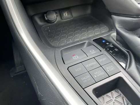 Used 2025 Toyota RAV4 XLE Premium image 43