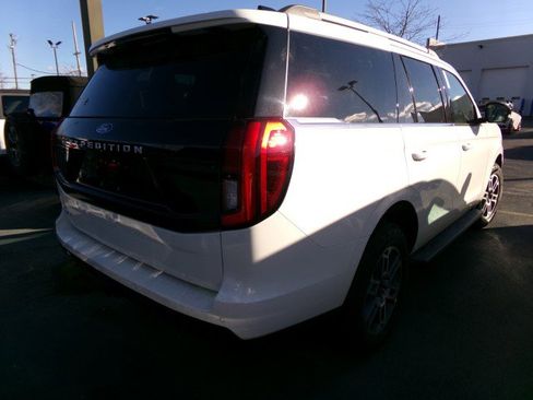 New 2025 Ford Expedition Active image 4