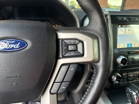 Used 2018 Ford F150 Lariat w/ Equipment Group 502A Luxury image 31