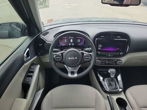 Used 2023 Kia Soul EX FWD image 13