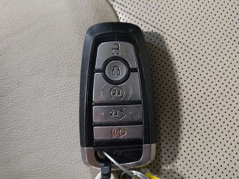 Used 2019 Ford Edge Titanium w/ Equipment Group 301A image 32