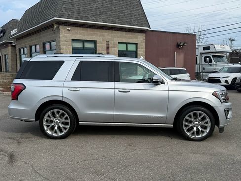 Used 2018 Ford Expedition Platinum image 4