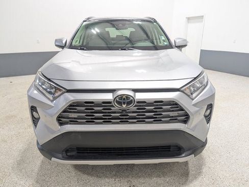 Used 2019 Toyota RAV4 Limited image 8
