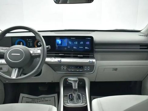 Used 2025 Hyundai Kona SEL FWD image 19
