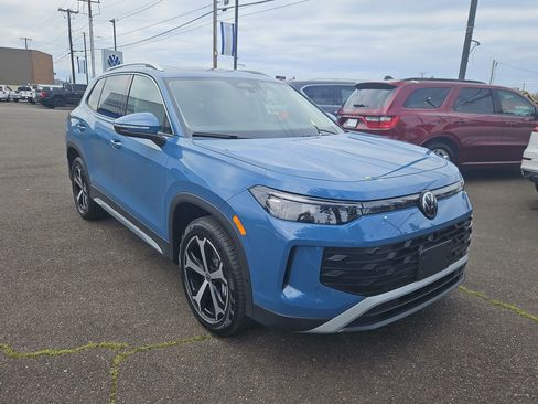 New 2026 Volkswagen Tiguan SE image 7