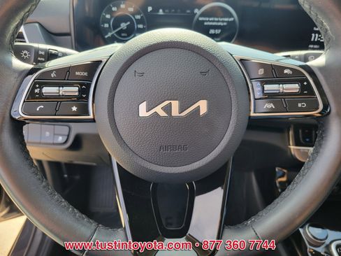 Used 2024 Kia Seltos EX image 18