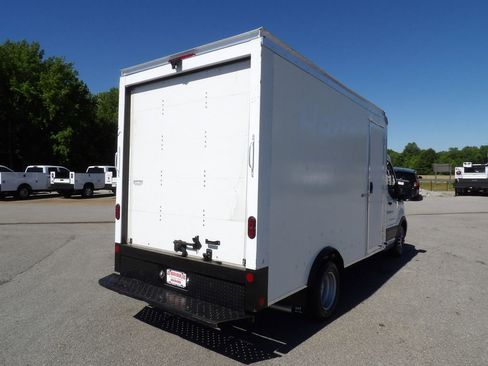 Used 2022 Ford Transit 350 DRW RWD image 7