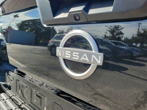 Certified 2023 Nissan Frontier SV w/ Midnight Edition Package image 11