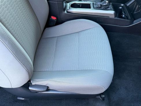 Used 2016 Toyota Tacoma TRD Sport image 34