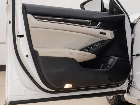 Used 2018 Honda Accord Touring image 53