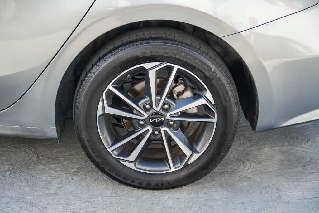Used 2023 Kia Forte LXS w/ LXS Technology Package FWD image 10