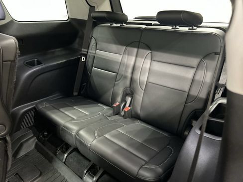 Used 2021 GMC Acadia SLT w/ LPO, Floor Liner Package AWD/4WD image 22