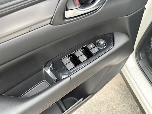 New 2025 MAZDA CX-5 AWD 2.5 S w/ Preferred Package image 13