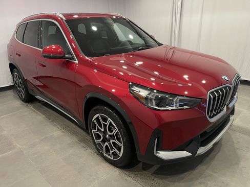 New 2026 BMW X1 xDrive28i w/ Technology Package AWD/4WD image 3