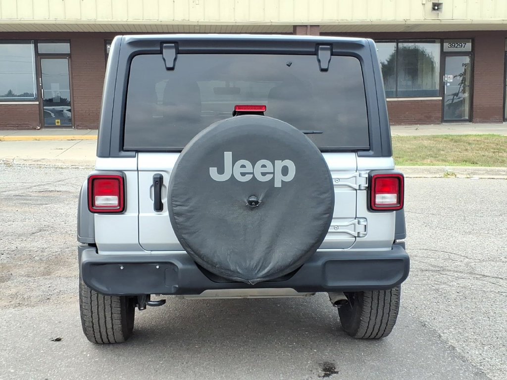 Used 2022 Jeep Wrangler Unlimited Sport AWD/4WD image 4