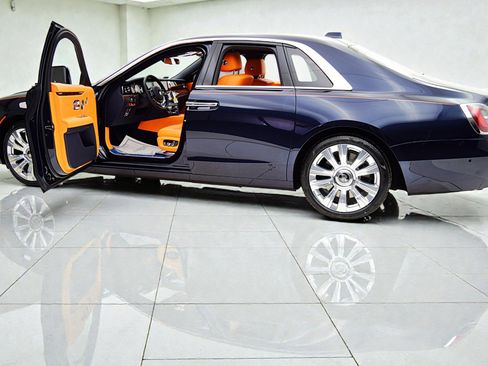 Used 2023 Rolls-Royce Ghost image 6