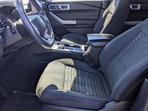 Used 2021 Ford Explorer XLT image 13