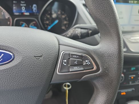 Used 2018 Ford Escape SE w/ SE Sync 3 Package AWD/4WD image 26