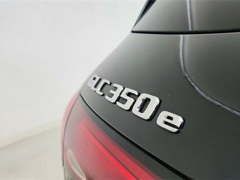 Used 2025 Mercedes-Benz GLC 350e GLC 350e image 17