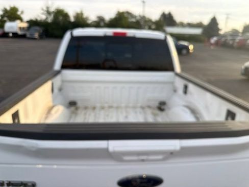 Used 2015 Ford F150 Lariat w/ Equipment Group 502A Luxury AWD/4WD image 8
