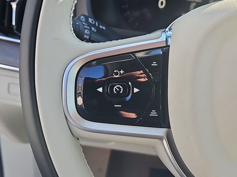 New 2026 Volvo XC90 B6 Ultra w/ Protection Package Premier image 16