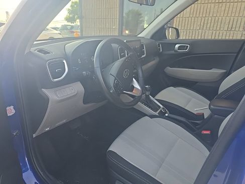 Used 2025 Hyundai Venue SEL FWD image 7