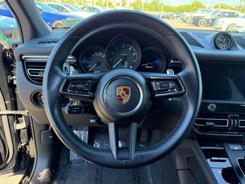 Used 2022 Porsche Macan image 24