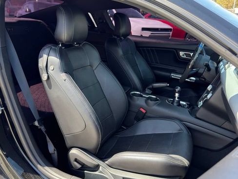 Used 2017 Ford Mustang GT Premium RWD image 16