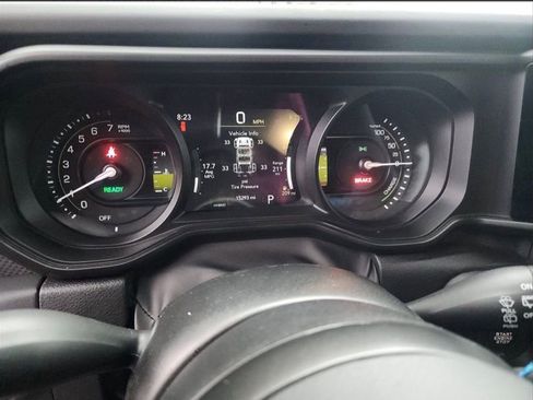 Used 2025 Jeep Wrangler Unlimited Rubicon 4xe w/ Convenience Group image 16