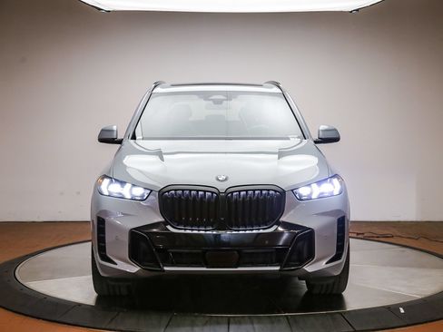 Used 2024 BMW X5 xDrive40i w/ M Sport Package AWD/4WD image 2
