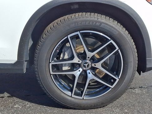 Used 2019 Mercedes-Benz GLC 300 4MATIC image 8