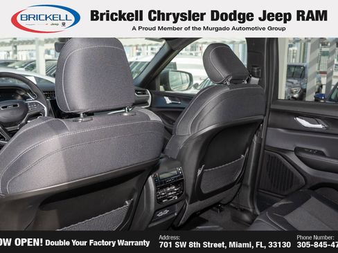 New 2025 Jeep Grand Cherokee L Laredo image 18