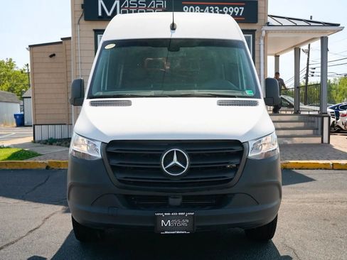 Used 2022 Mercedes-Benz Sprinter 2500 image 2