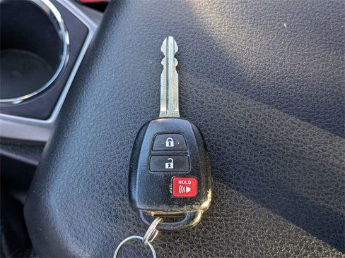 Used 2019 Toyota Tacoma TRD Sport image 26