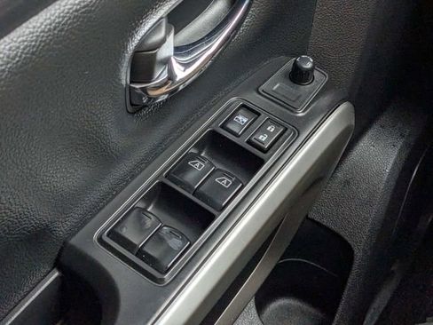 Used 2022 Nissan Titan SV w/ Accessory Utility Package image 19