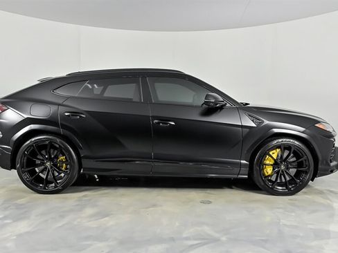 Used 2020 Lamborghini Urus AWD/4WD image 10