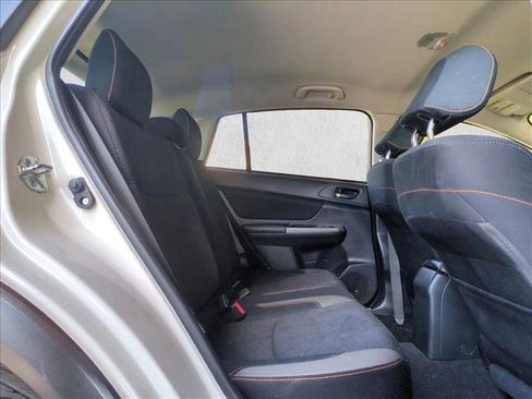 Used 2017 Subaru Crosstrek 2.0i Premium image 18